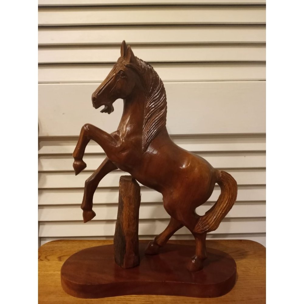 Very unique HAND CARVED WOODEN Horse lower shipping